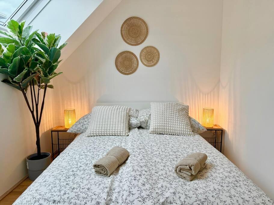 Rooftop Apartment With Balcony & Free Parking Wina Bagian luar foto